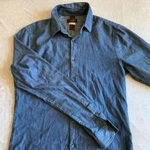 3 never before worn button down shirts!